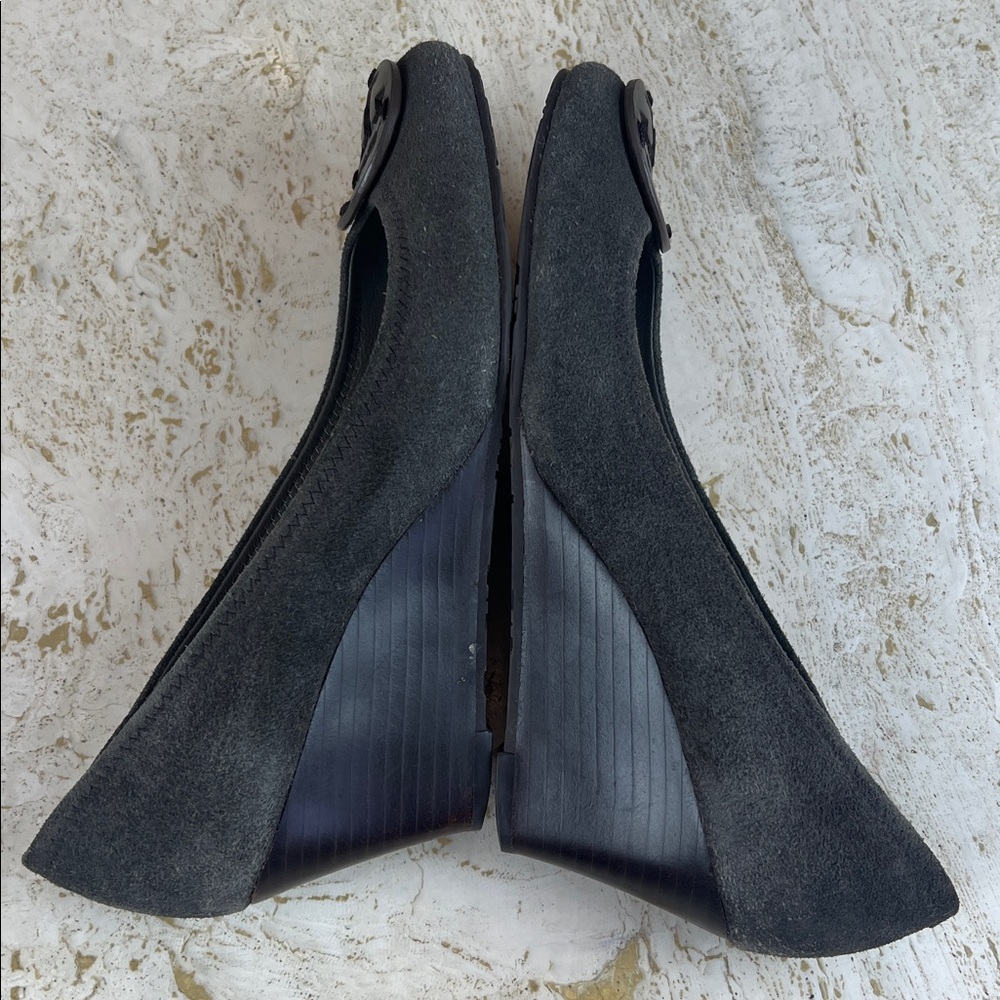 Tory Burch SALLY-SPLIT SUEDE women’s size 8 made in Brazil wedge classic office - Picture 8 of 13